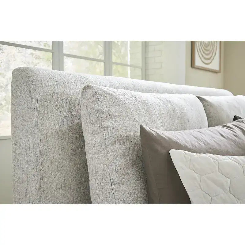 Letto a piattaforma imbottito marrone chiaro, testiera affusolata, Queen/California King