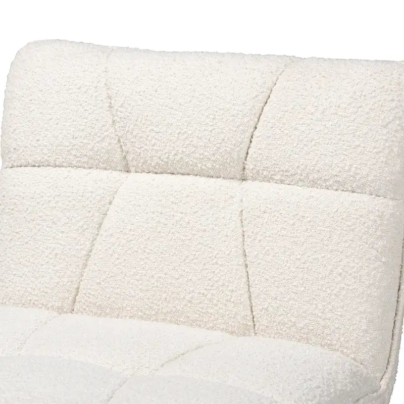 Poltrona accent Japandi in bouclé bianco con gambe in noce, singola
