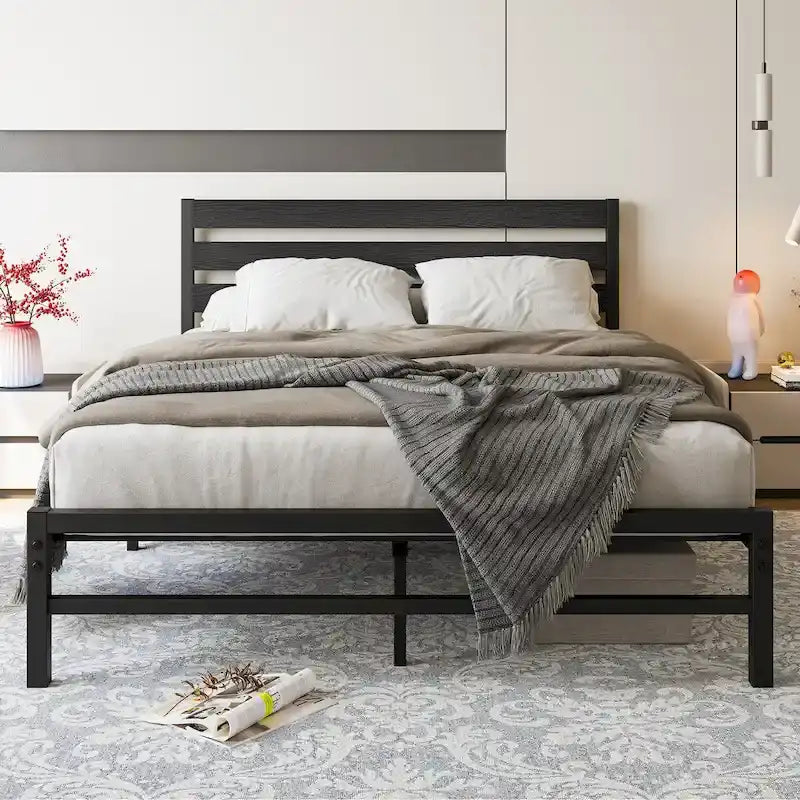 Struttura letto matrimoniale Queen in marrone/nero con testiera e pediera in legno, 1 persona