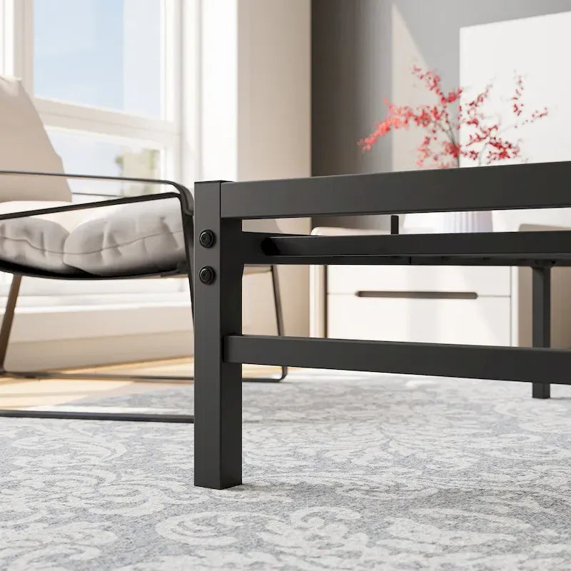 Struttura letto matrimoniale Queen in marrone/nero con testiera e pediera in legno, 1 persona